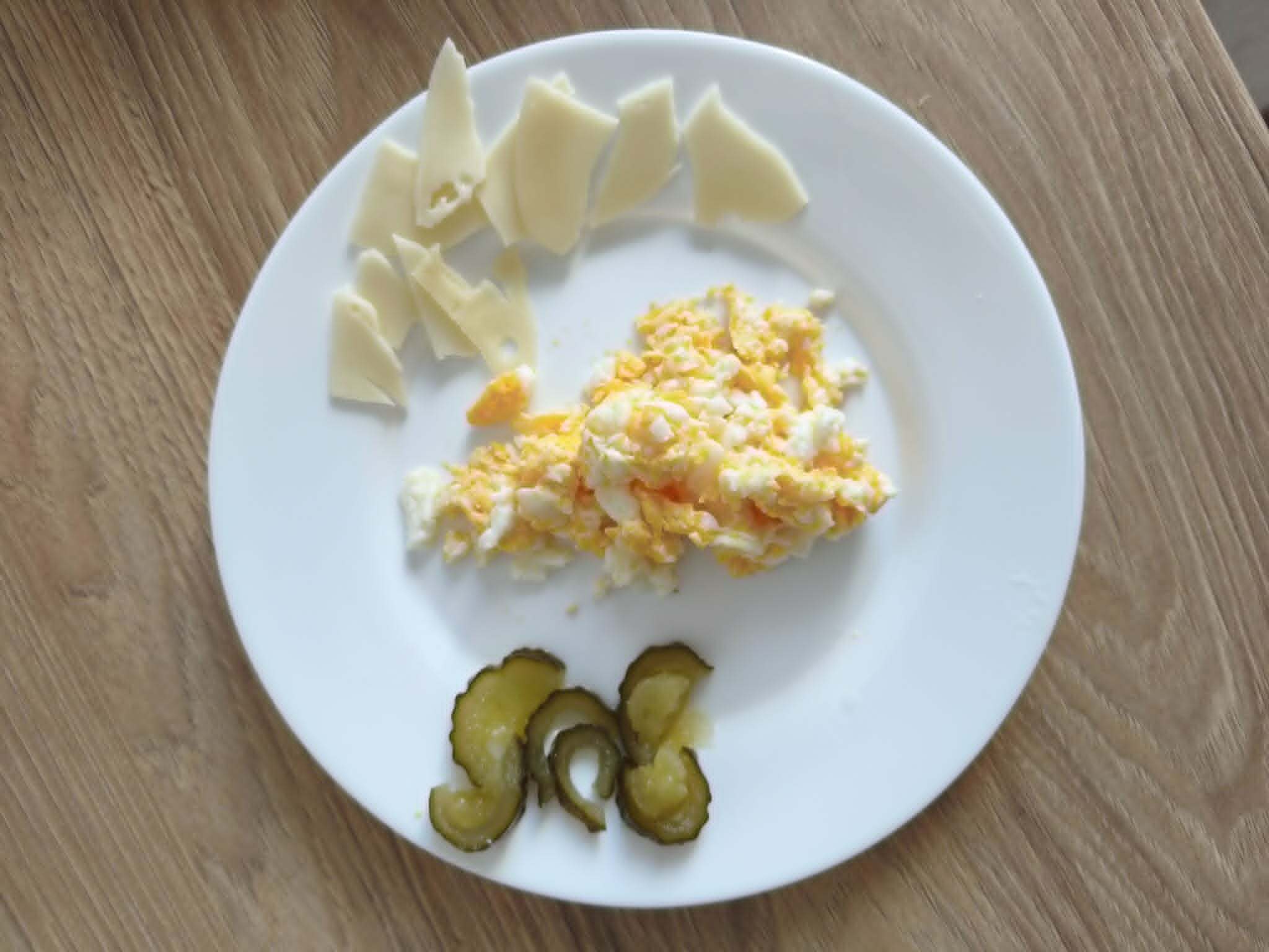 Jajecznica z dodatkami