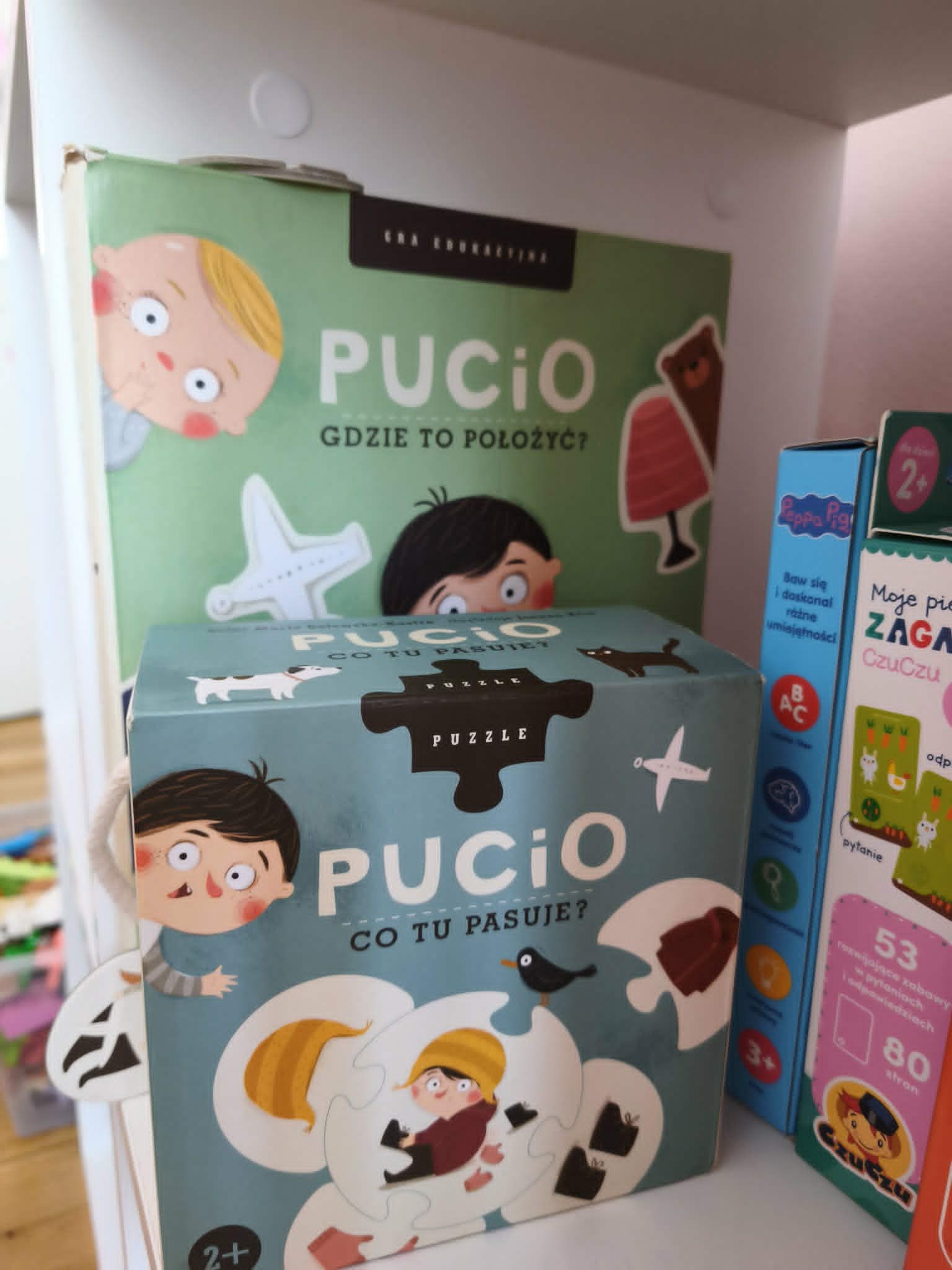 Gra planszowa Pucio gdzie to położyć i co tu pasuje — zabawka dla 2-latka