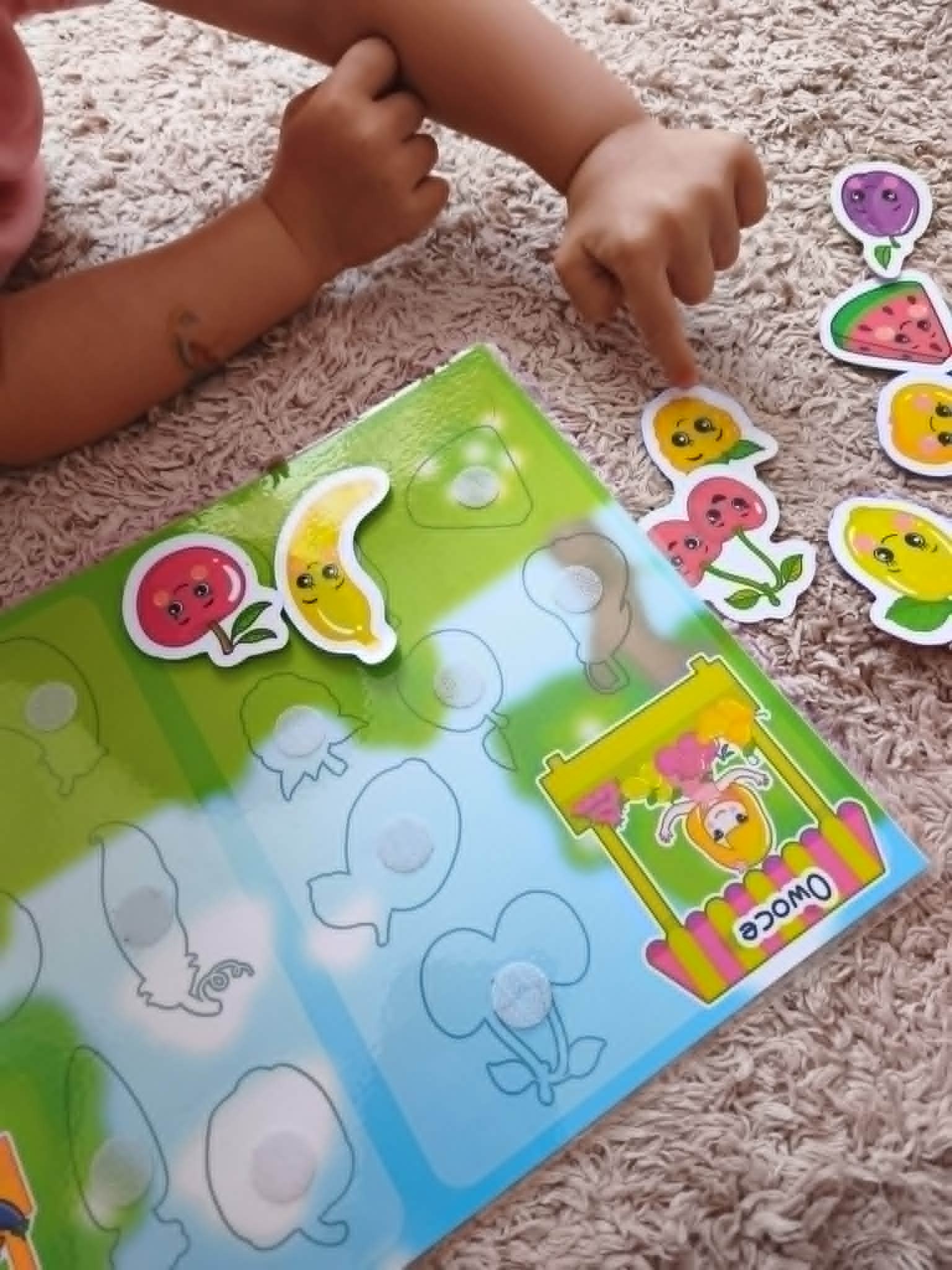 Gra na rzepy z owocami i warzywami — zabawka edukacyjna dla dwulatka