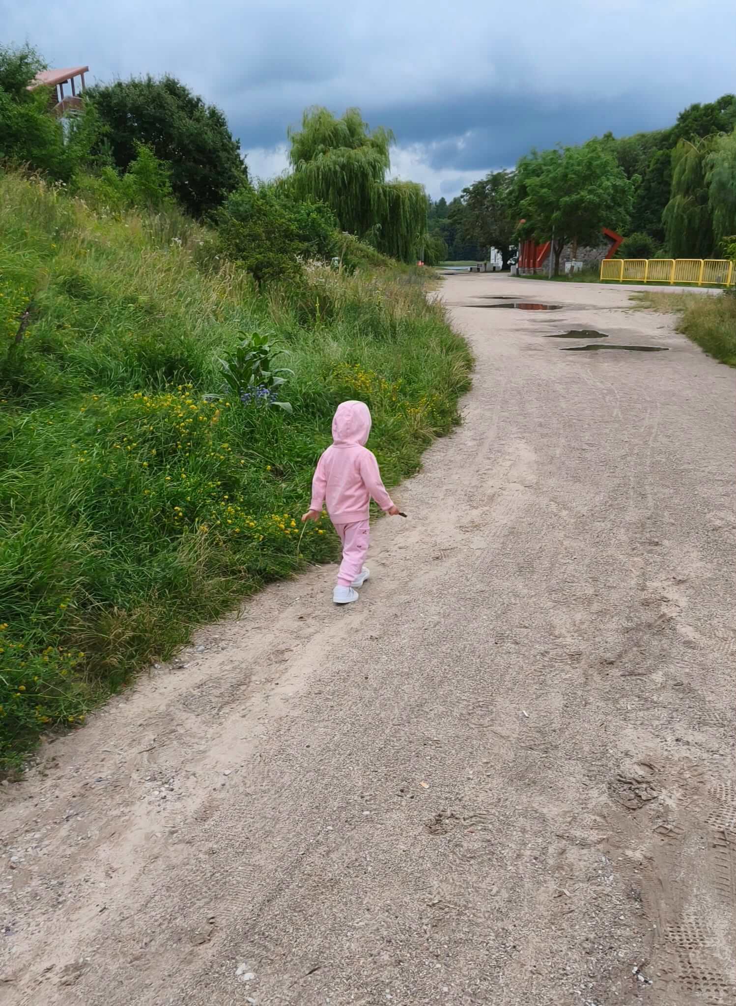 Spacer jako zabawa rozwijająca mowę dwulatka
